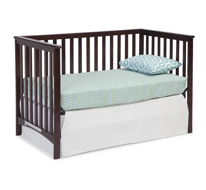 Convertible Solid Wood Baby Crib Classic Style from China manufacturer